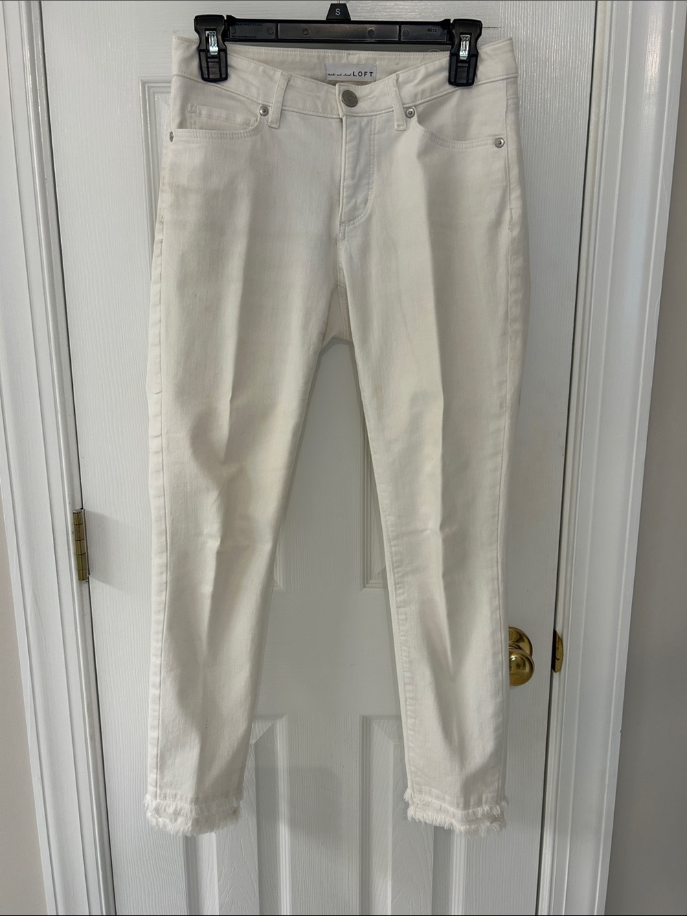 LOFT White Skinny Ankle Jeans with Frayed Hem